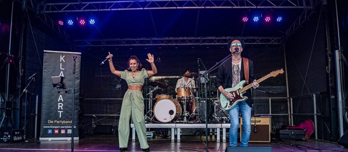 Liveband auf der Bühne
